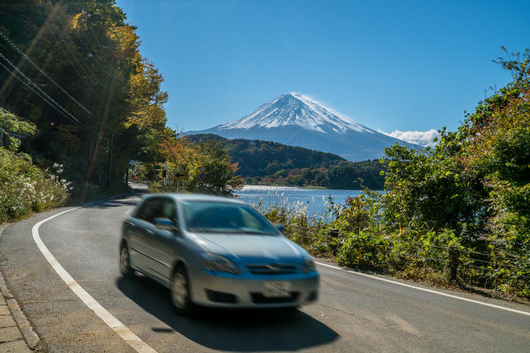 can a tourist drive in japan