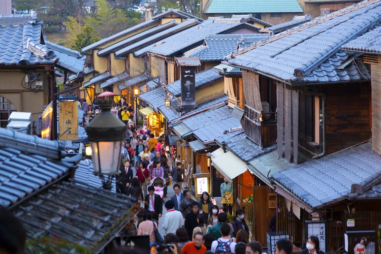 busy kyoto townscape