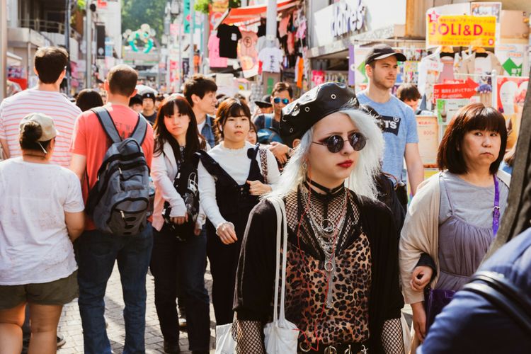 busy tokyo scene