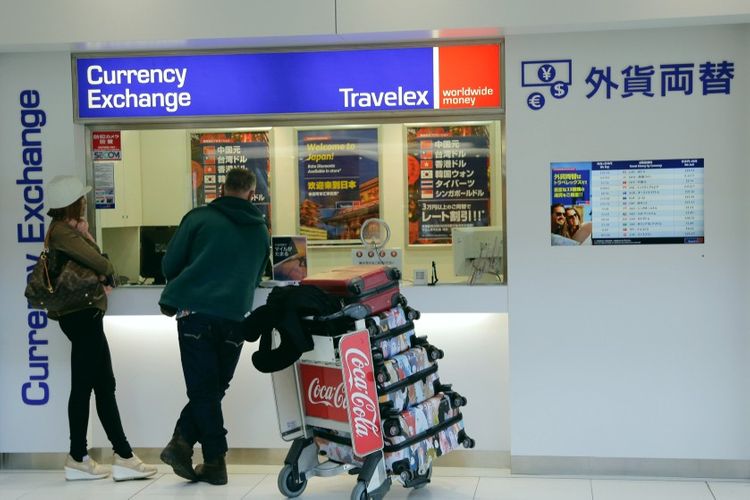 Currency exchange counter