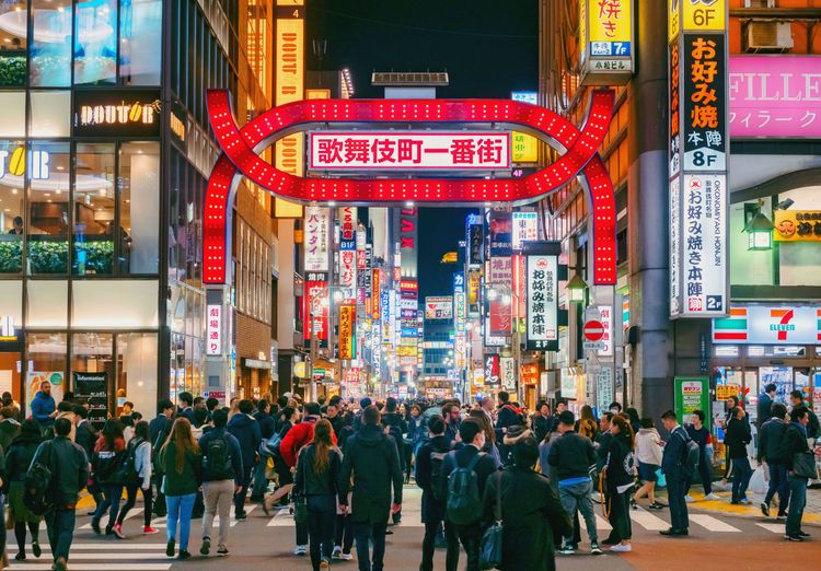 日本新宿歌舞伎町的夜景