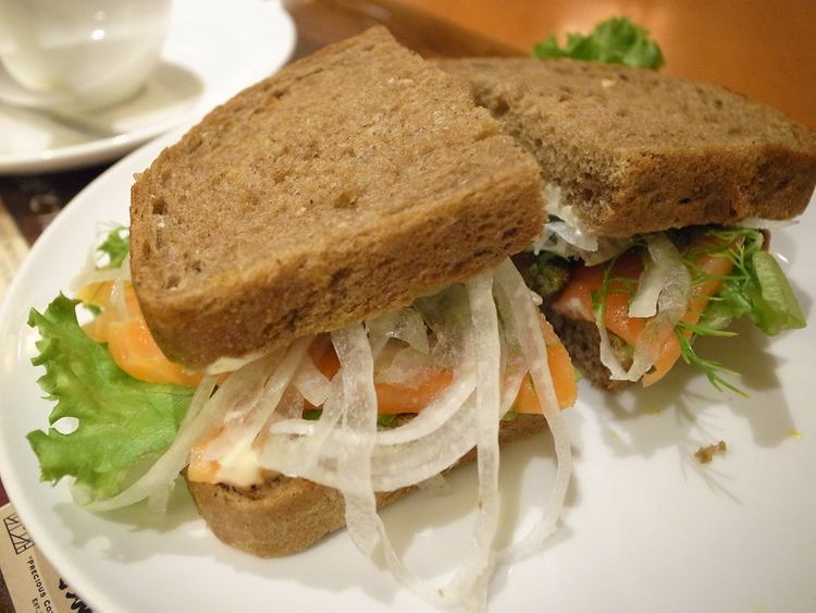 Ueshima Coffee's coffee and sandwich