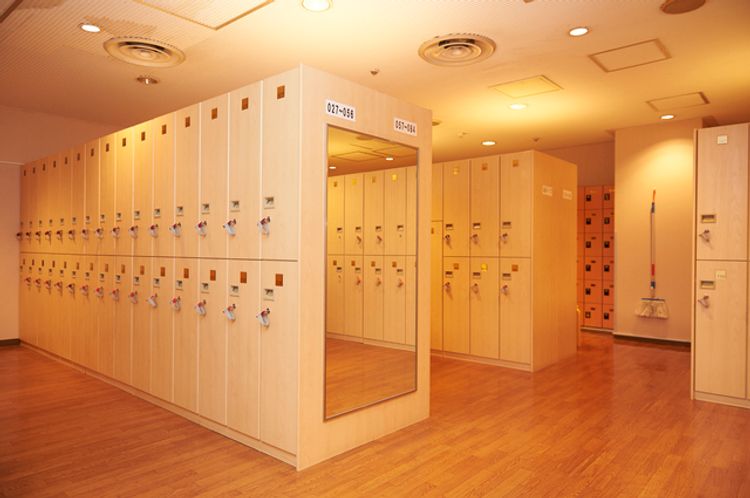 empty sento changing room