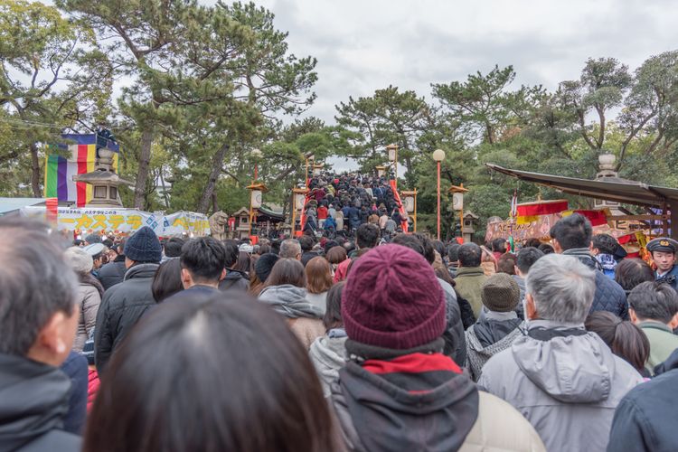 Osaka's sumiyoshi taisha shrine is great for hatsumode on new years